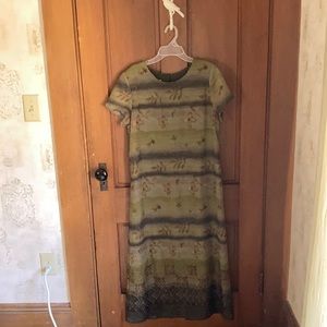 Gorgeous Jessica Howard spring/summer dress.